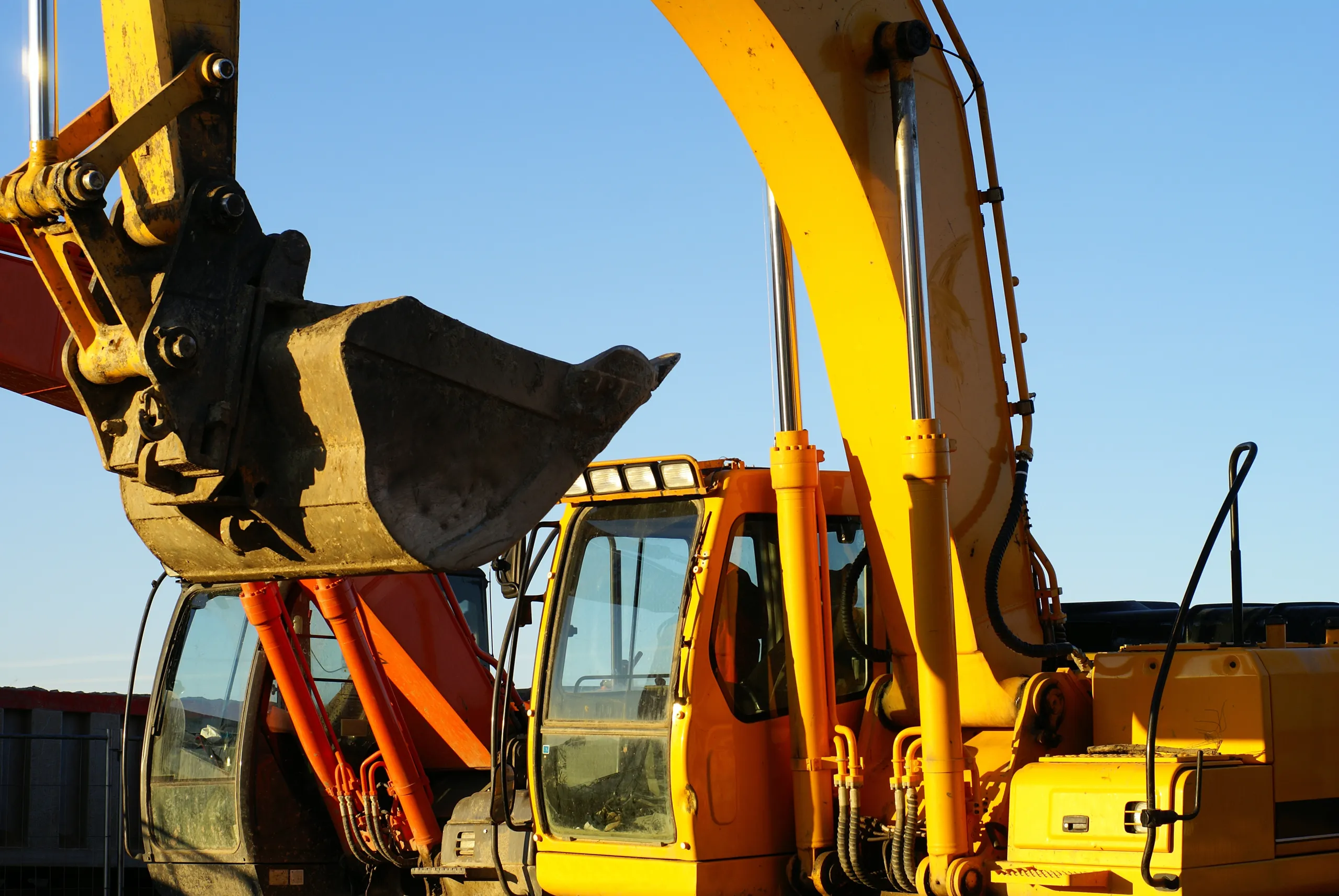 İnşaat Sahasındaki İş Makineleri ve Buldozerler
