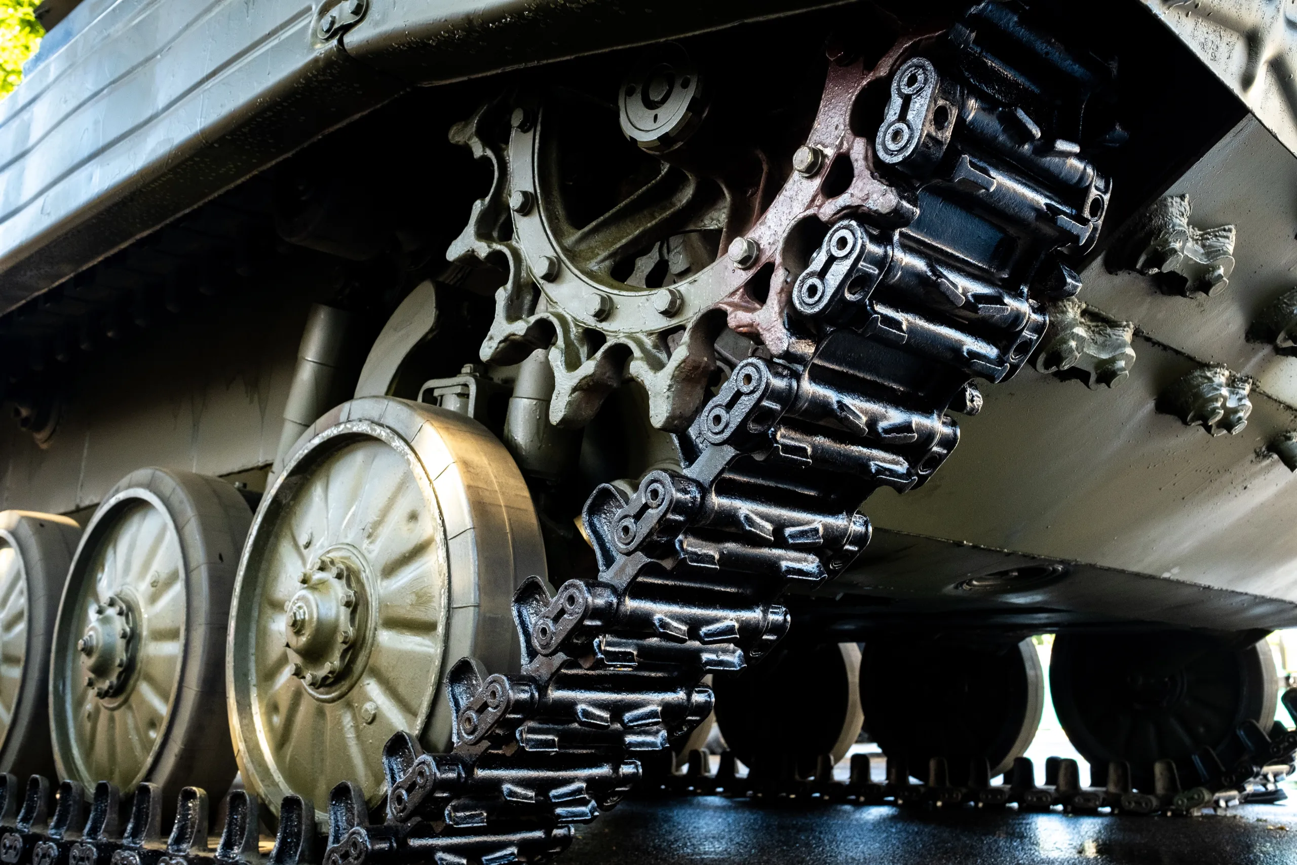 Askeri Paletli Araç Hidrolik Bileşenleri